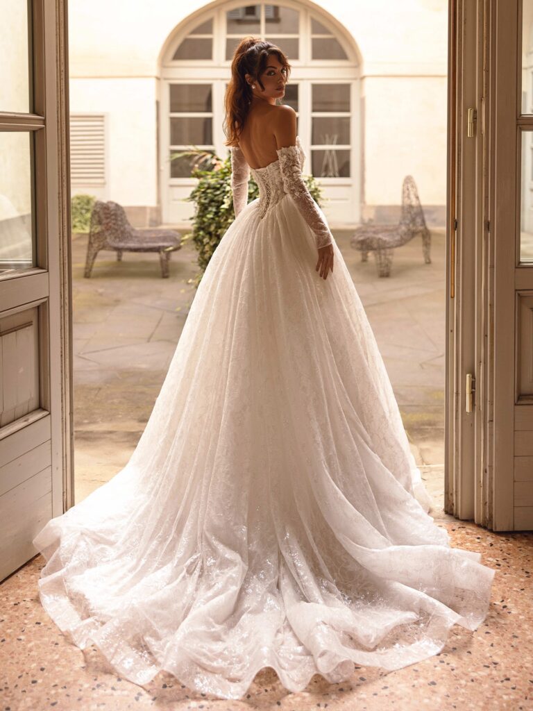Das Brautkleid Philippa vom Hersteller Dominiss, im Brautmodengeschäft Die Braut in Mannheim