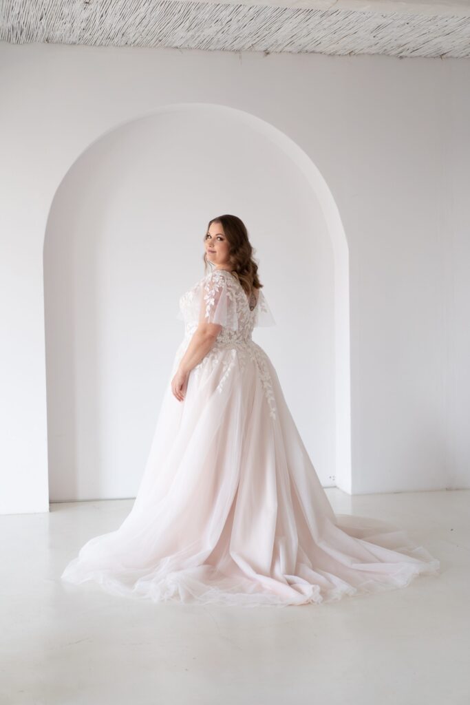 Das Brautkleid Amy vom Hersteller La Sabina, im Brautmodengeschäft Die Braut in Mannheim