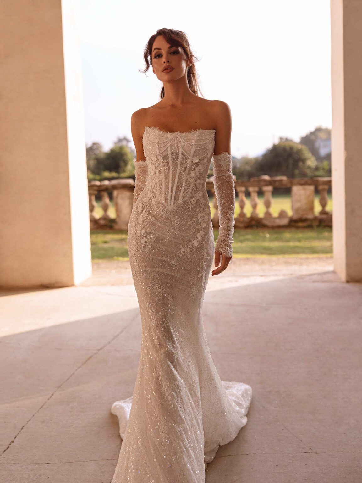 Das Brautkleid Astrid vom Hersteller Dominiss, im Brautmodengeschäft Die Braut in Mannheim