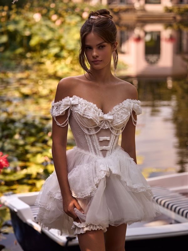 Das Brautkleid Christian vom Hersteller Milla Nova, im Brautmodengeschäft Die Braut in Mannheim