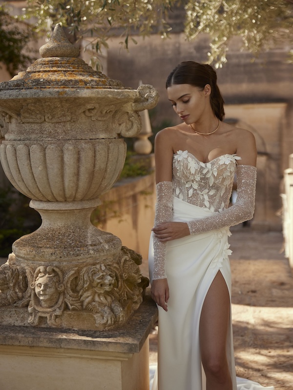 Das Brautkleid Elfre vom Hersteller Modeca, im Brautmodengeschäft Die Braut in Mannheim