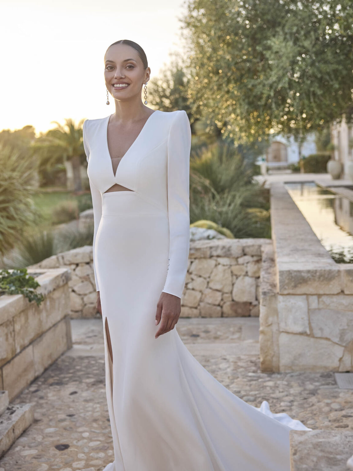 Das Brautkleid Grace vom Hersteller Modeca, im Brautmodengeschäft Die Braut in Mannheim