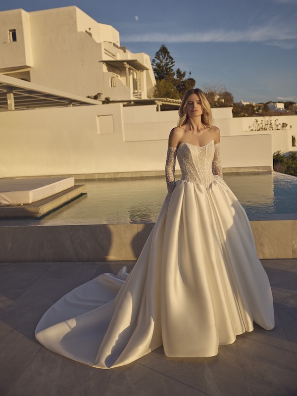 Das Brautkleid Imke vom Hersteller Modeca, im Brautmodengeschäft Die Braut in Mannheim
