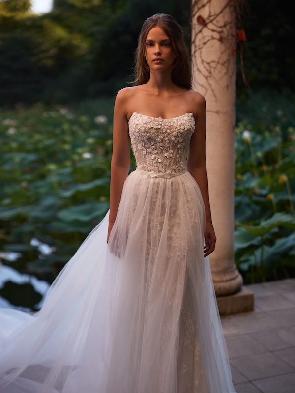 Das Brautkleid Keenley vom Hersteller Milla Nova, im Brautmodengeschäft Die Braut in Mannheim