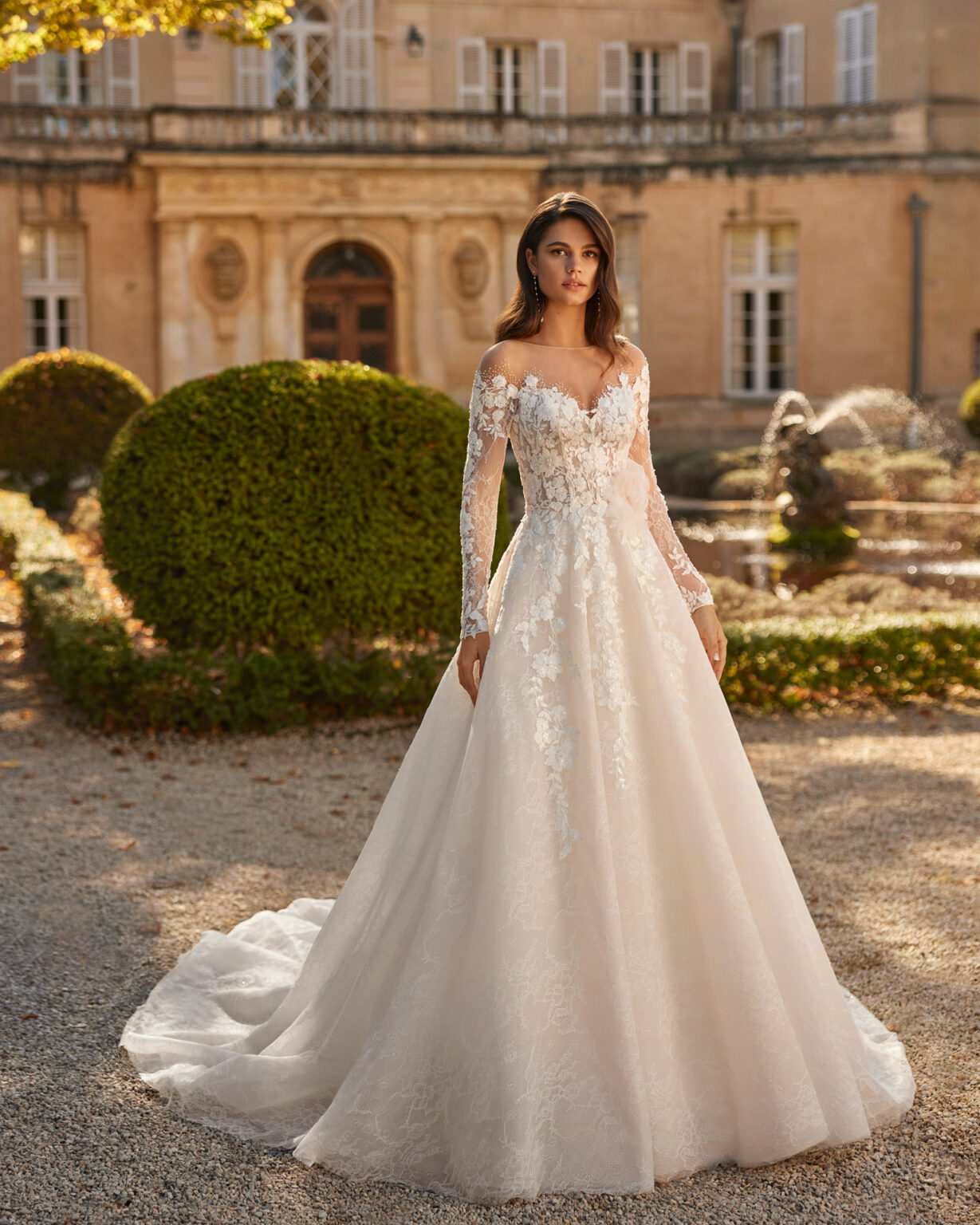 Das Brautkleid Vasha vom Hersteller Rosa Clara, im Brautmodengeschäft Die Braut in Mannheim