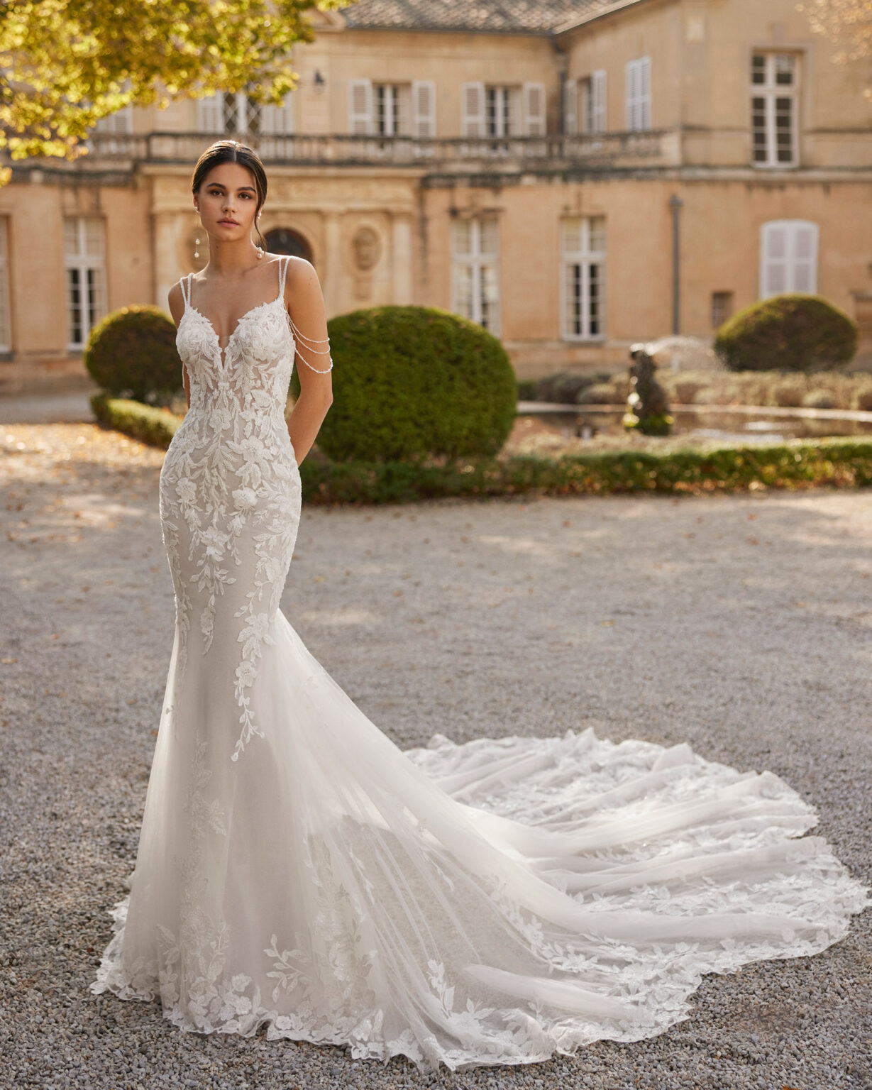 Das Brautkleid Victa vom Hersteller Rosa Clara, im Brautmodengeschäft Die Braut in Mannheim
